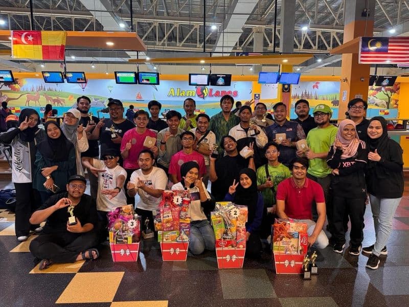 3D Gens staff celebrating together at a bowling tournament