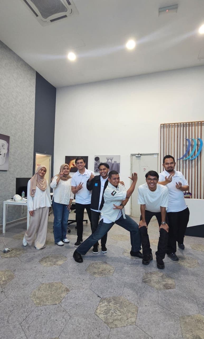 3D Gens colleagues participating in a team communication exercise