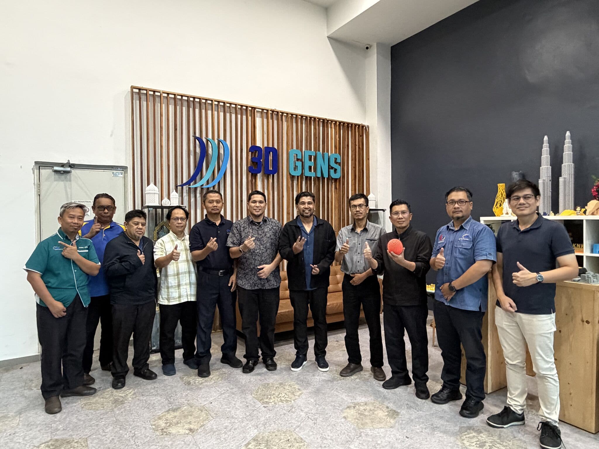 CIAST and 3D Gens teams pose together at the 3D Gens facility during the SLM & SLS Master Trainer Programme